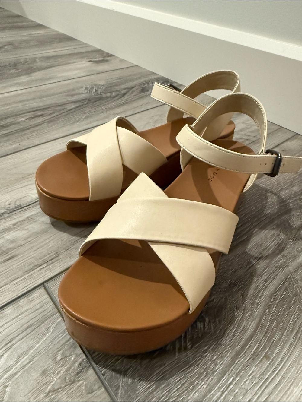 American Eagle Women's Cream Platform Sandals with Ankle Strap Size 7